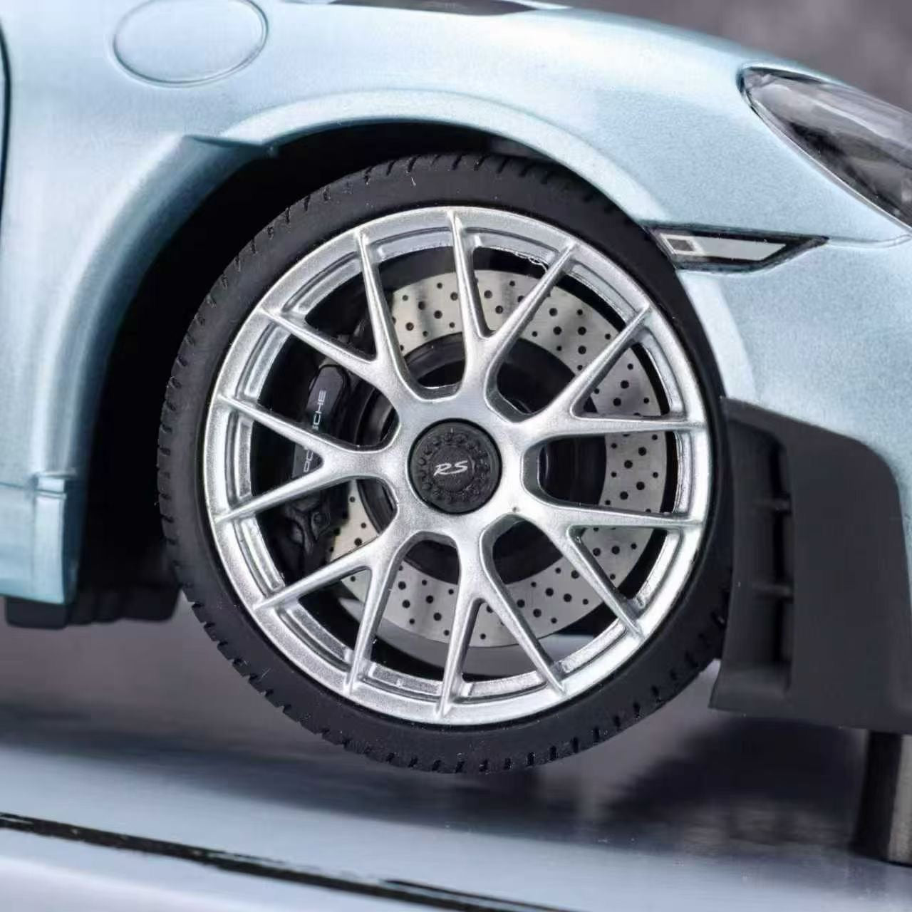 Minichamps 1:18 Porsche 718 SPYDER RS 2024 WEISSACH Glacier Silver Alloy Model