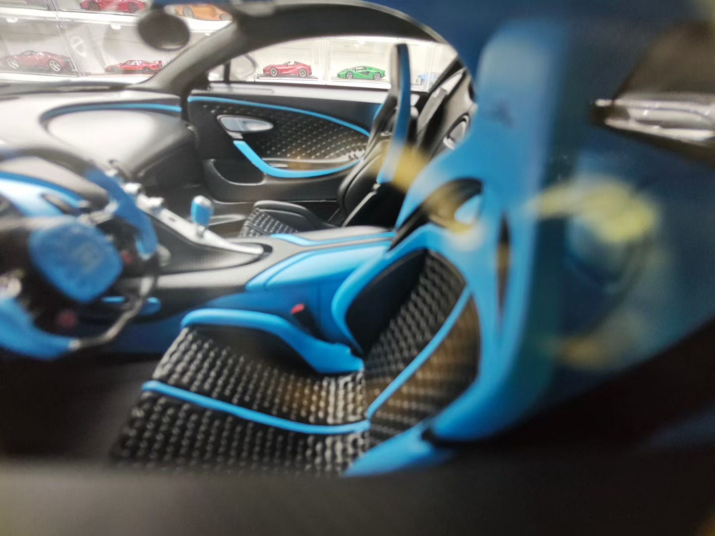 HH Model 1/18 Bugatti Divo Supercar