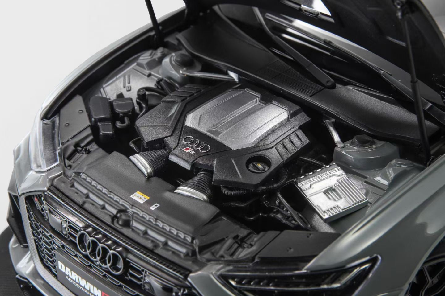 KiloWorks officially authorized 1/18 alloy DarwinPRO Audi RS6 cement gray