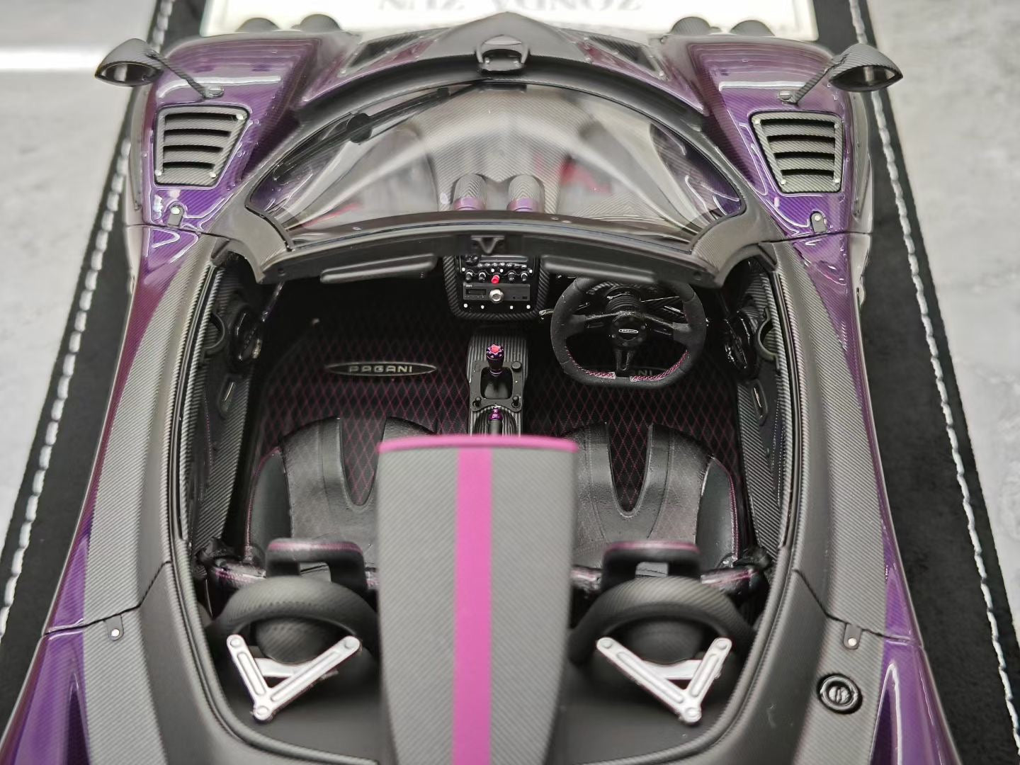 HH Model 1/18 Pagani Zonda Roadster 760