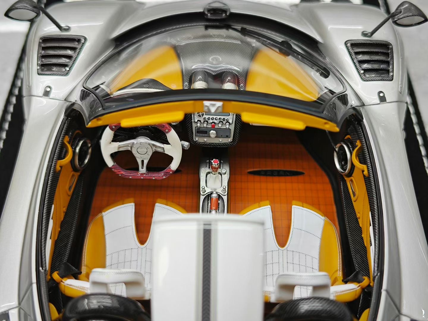 HH Model 1/18 Pagani Zonda Roadster 760