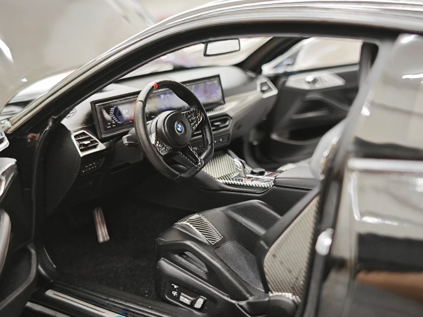 MINICHAMPS 1/18 2024 BMW M4 Alloy Fully Open