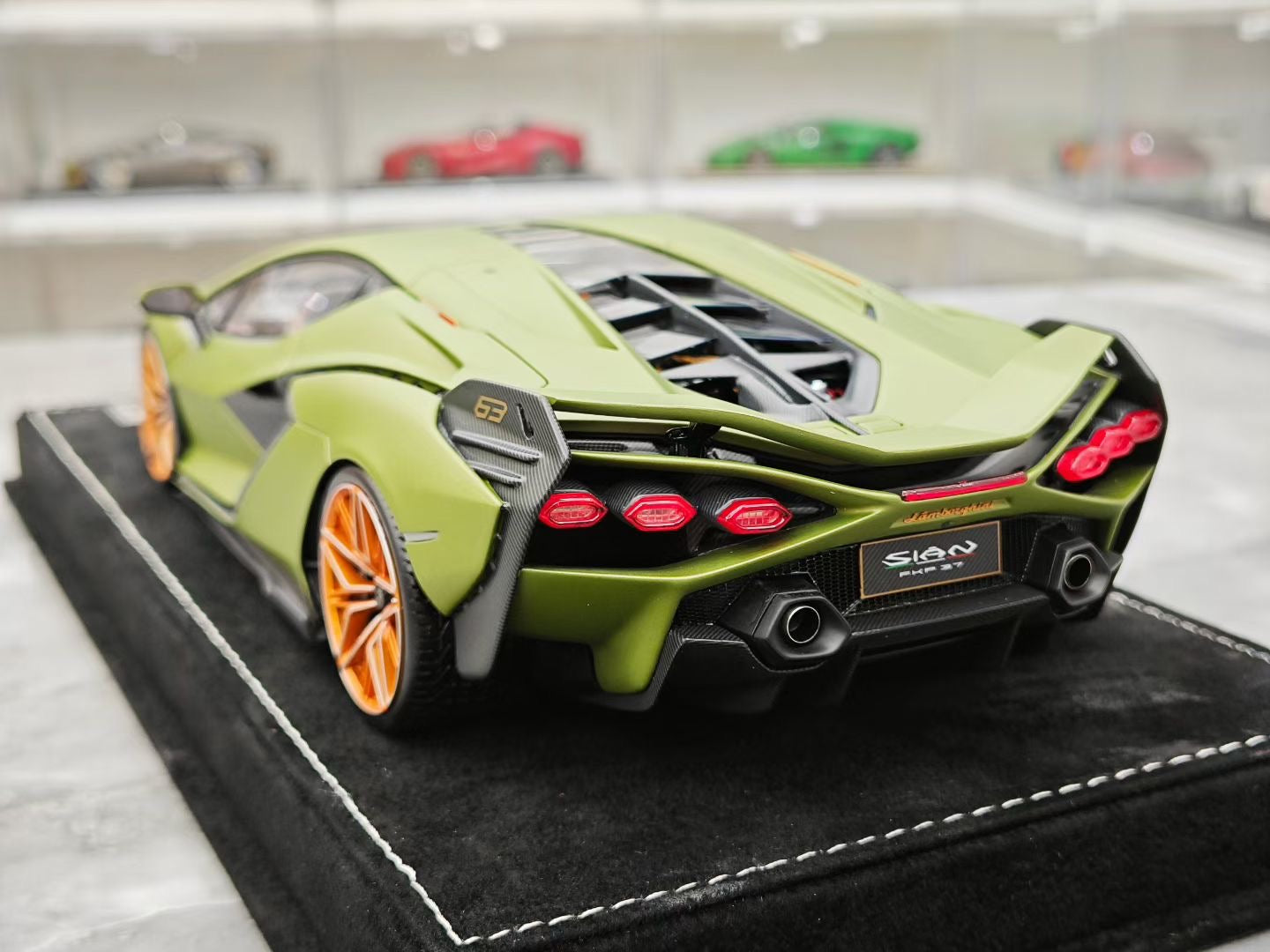 HH Model 1/18 Lamborghini Sian FKP 37