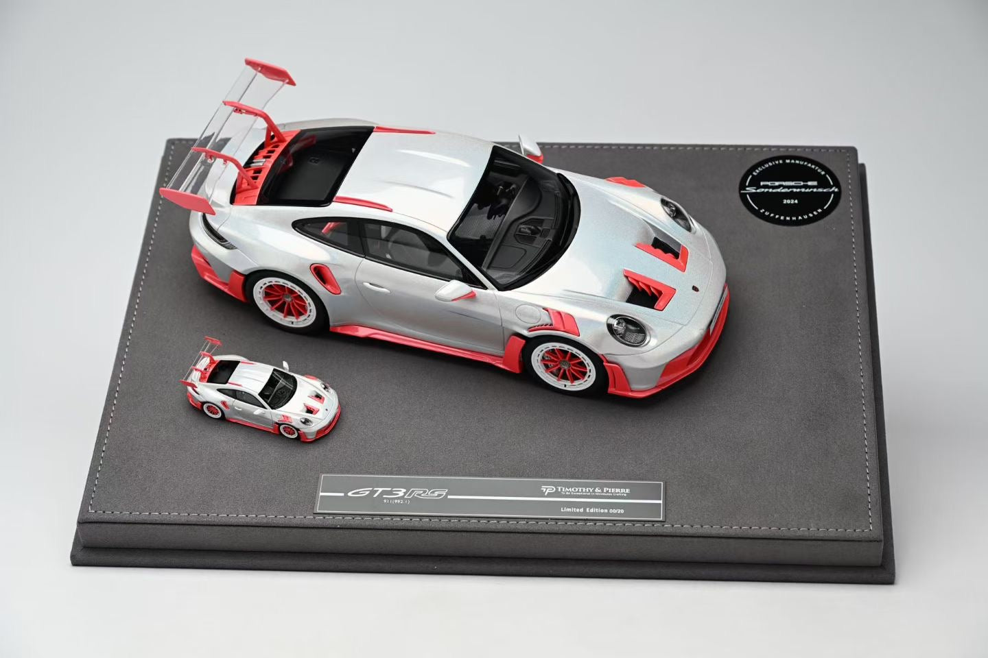 T & P's high-end resin Porsche 911 GT3 RS Sonderwunsch, now in stock in 1/18 and 1/64 scales.