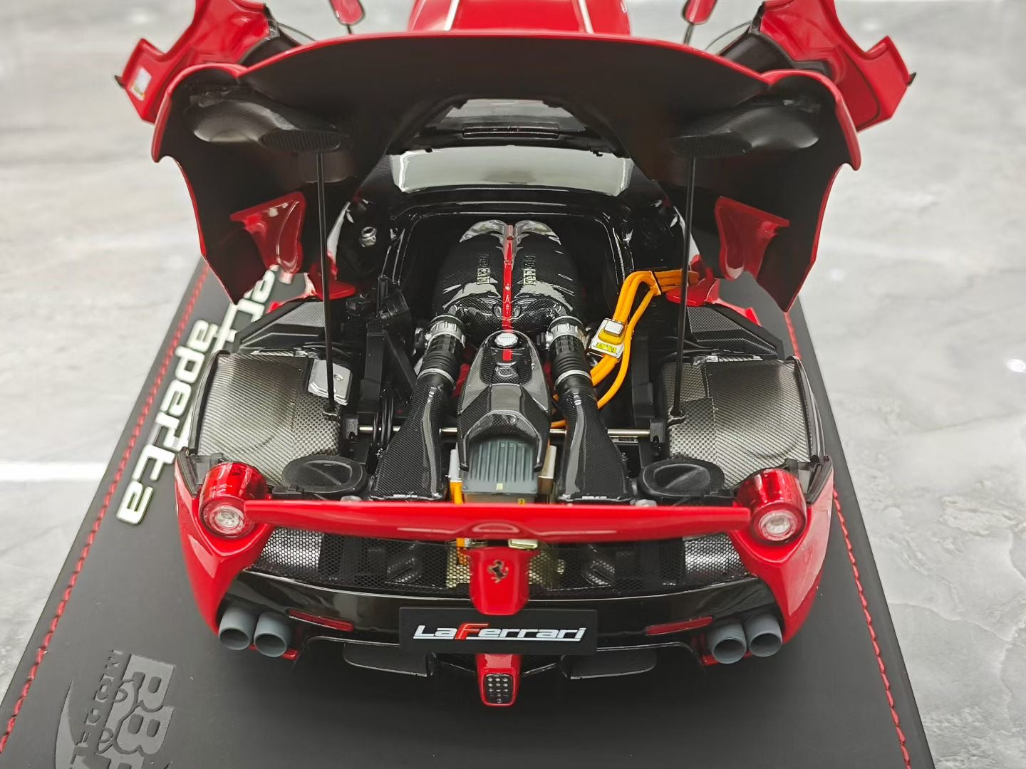 BBR 1/18 Ferrari LaFerrari Convertible Alloy Black Wheels