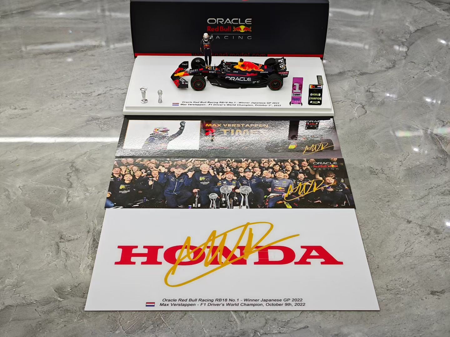SMC Spark 1/43 2022 Japanese Grand Prix - Verstappen, two F1 championships
