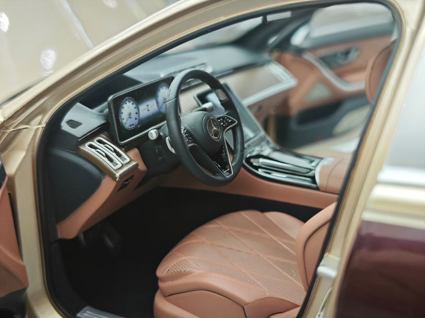 Almost Real 1/18 Mercedes-Maybach S-Class S680