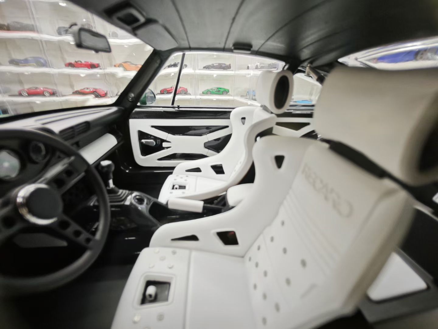 IVY 1/12 Porsche 911 Singer DLS