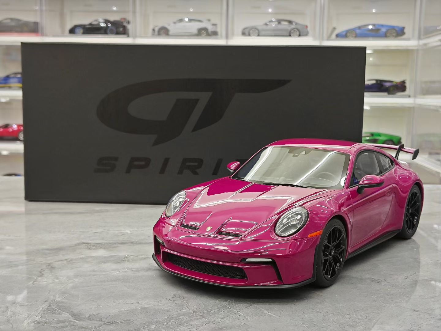 GT Spirit 1/12 Porsche 911 992 GT3