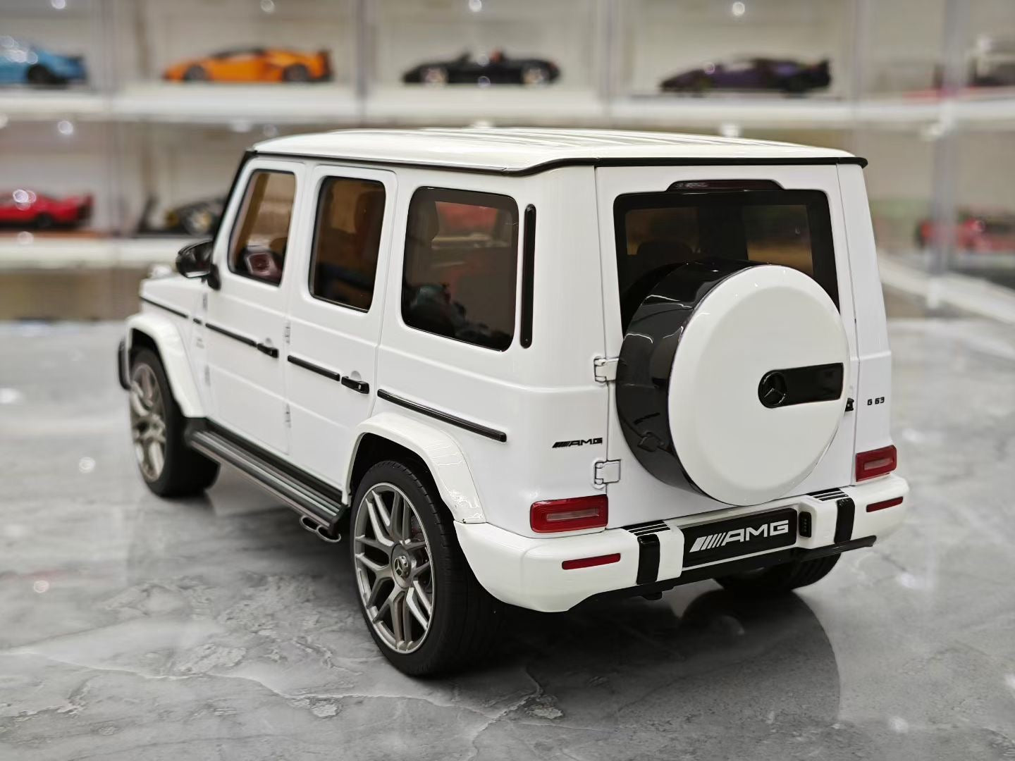 AR 1/18 Mercedes-AMG G63 Grand Edition