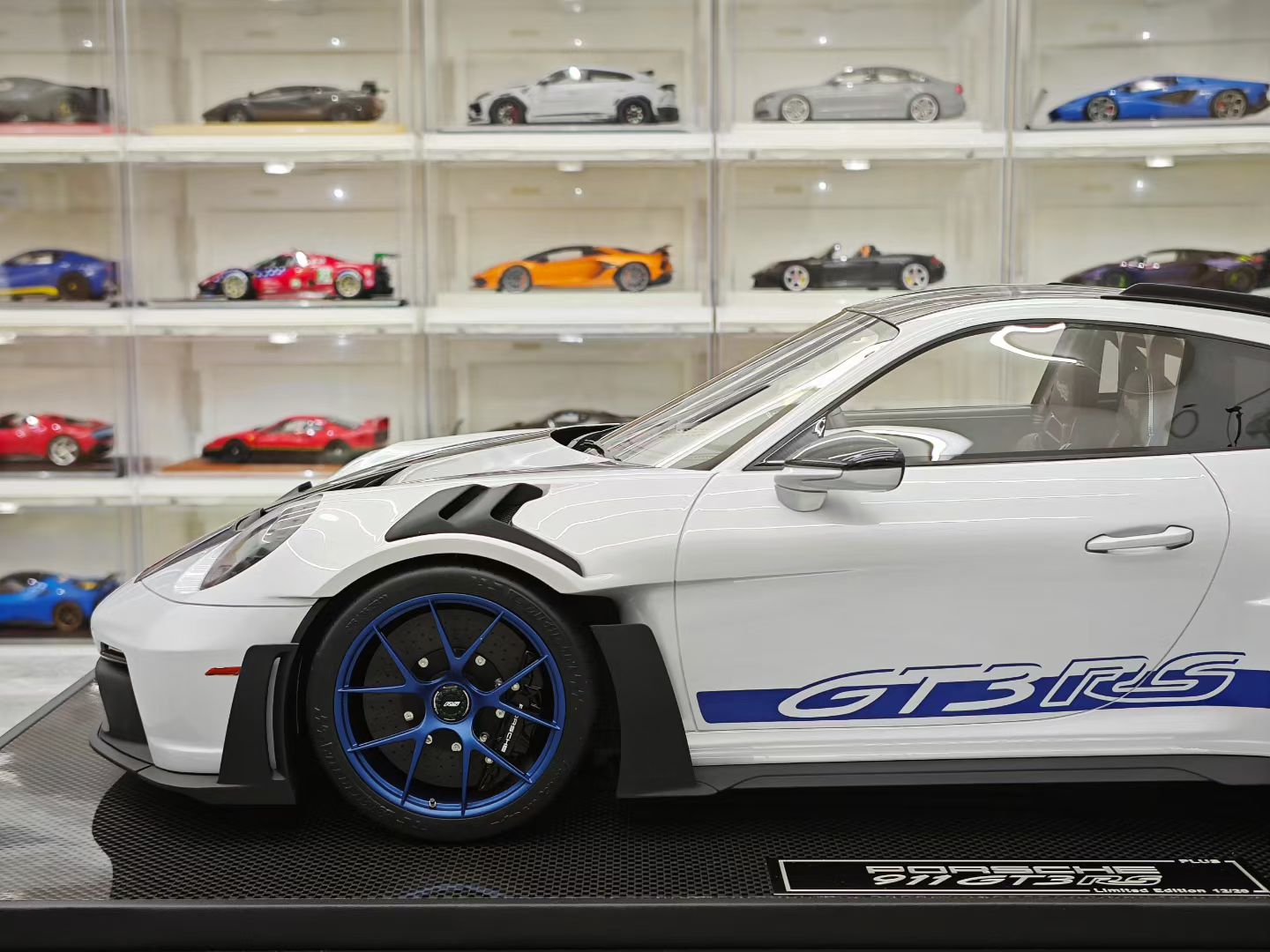 DM 1/8 Porsche 911 GT3RS Weissach Package Limited Edition Car Model