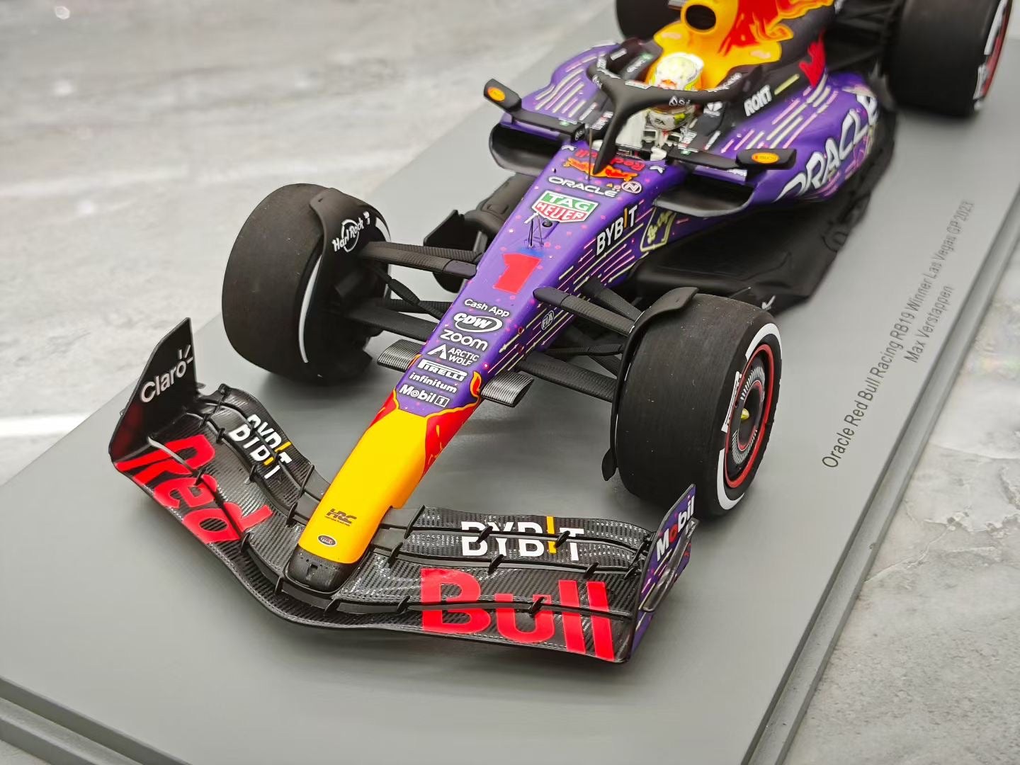 Spark 1/18 2023 Las Vegas RB19 Victory Verstappen F1