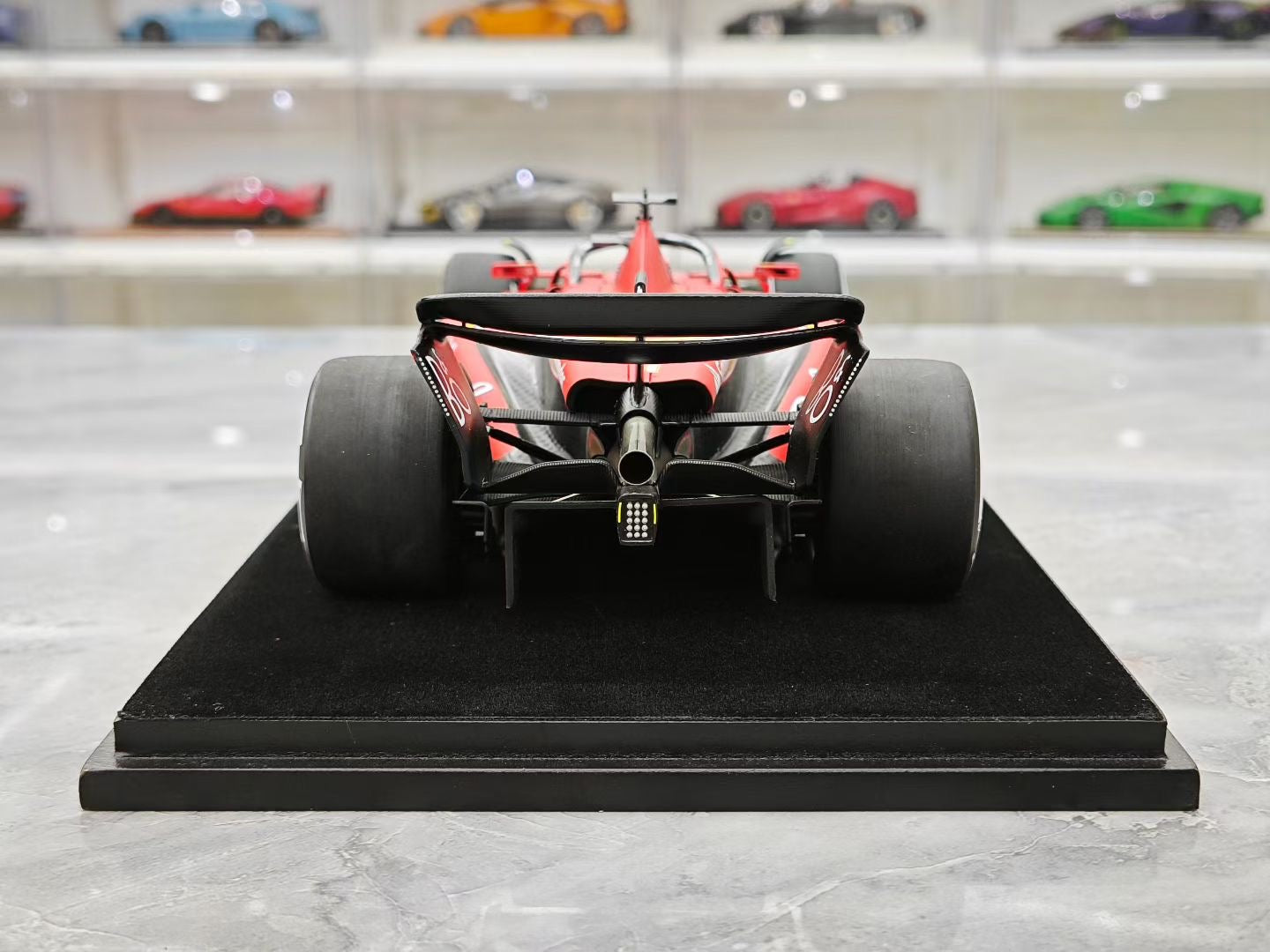 Looksmart 1/18 2024 Australian Grand Prix SF24 Leclerc F1