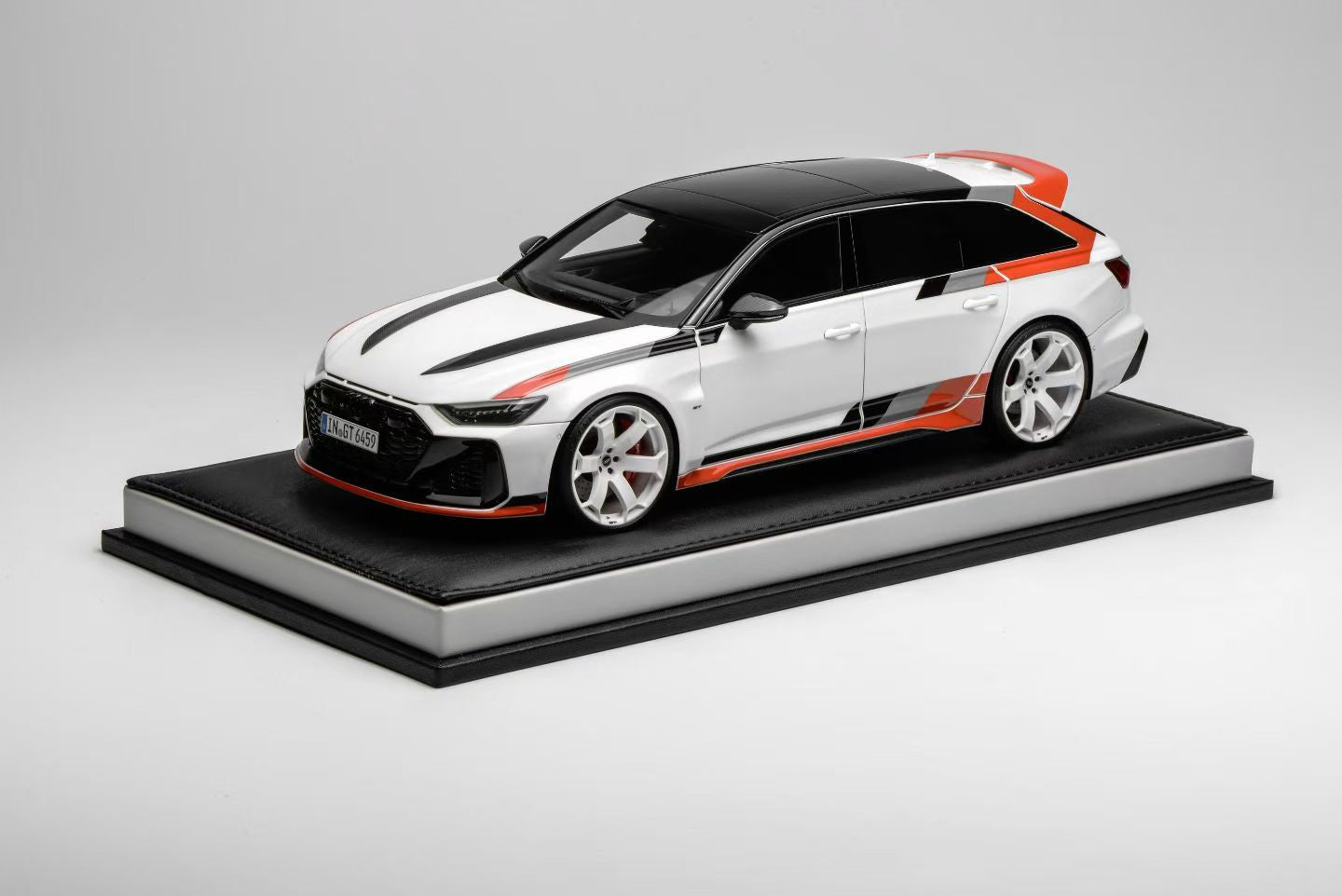 Motorolax 18 scale resin model kits are now available for pre-order! Audi RS 6 Avant GT Acona White/Black/Orange Decals