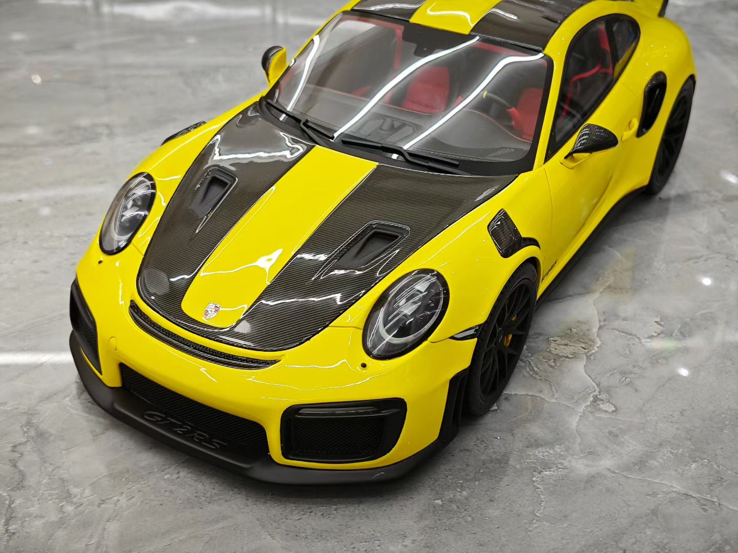 GT Spirit 1/12 Porsche 911 [991.2] GT2 RS Resin