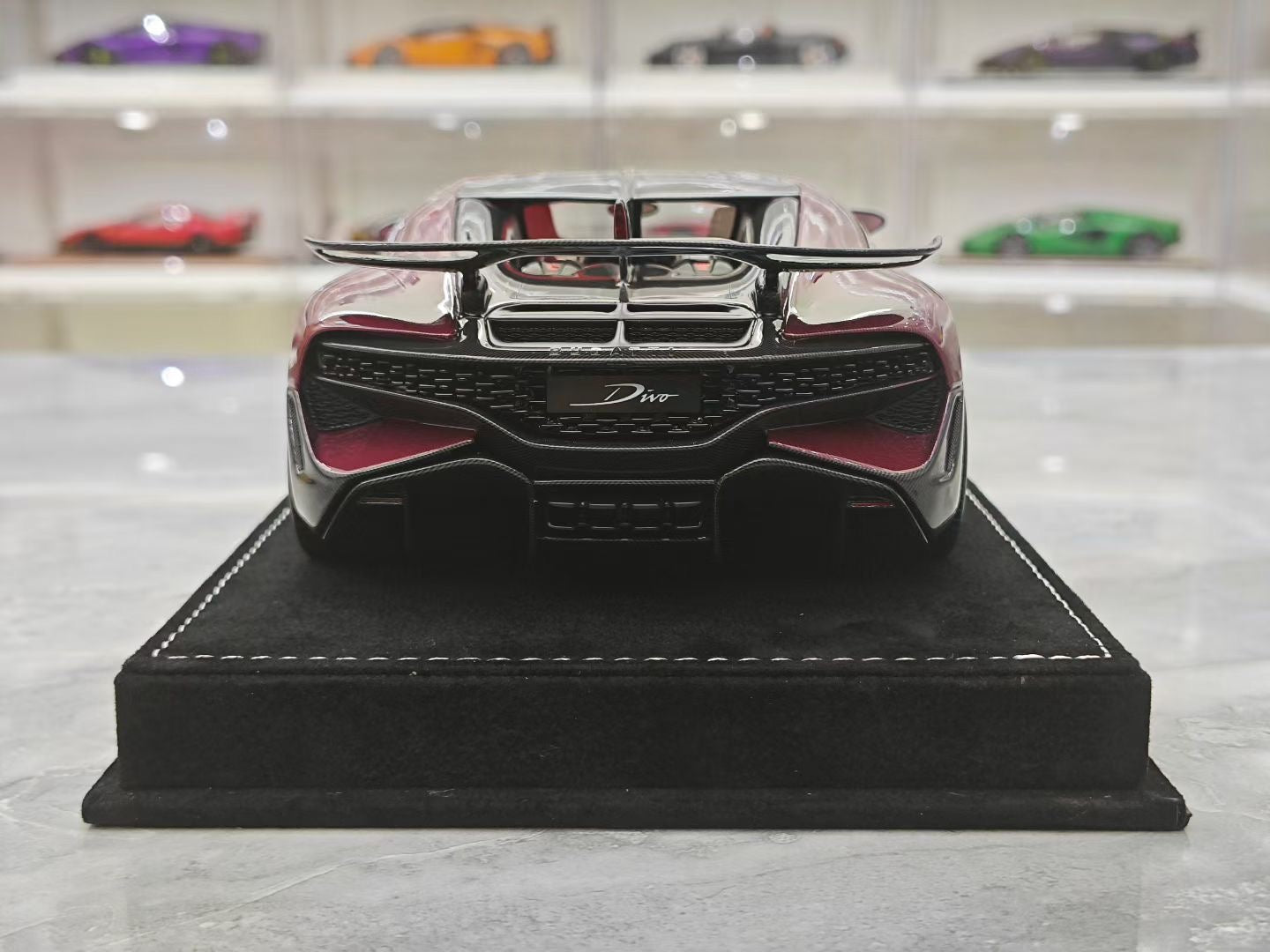 HH Model 1/18 Bugatti Divo Supercar