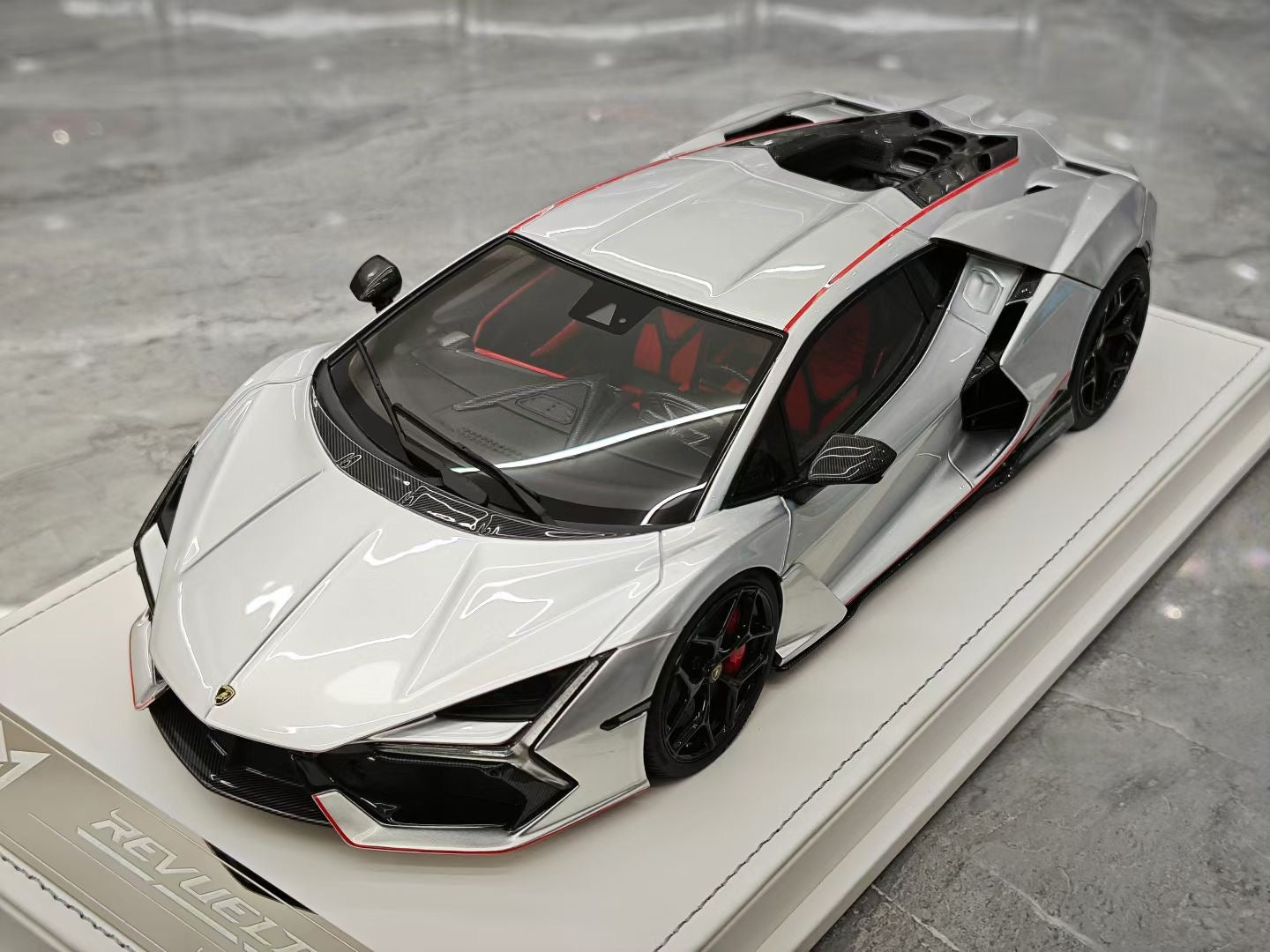 PFM 1/18 Lamborghini Revuelto
