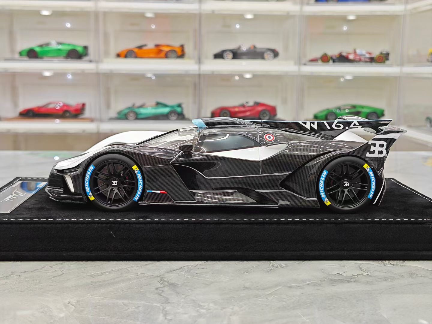 HH Model 1/18 Bugatti Bolide Fireball