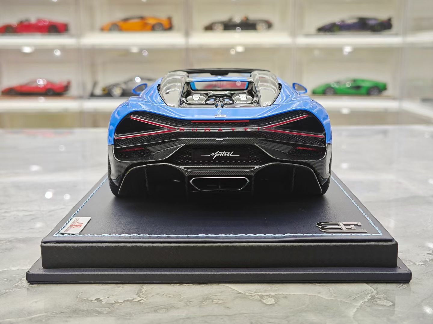 MR 1/18 Bugatti W16 Mistral Convertible