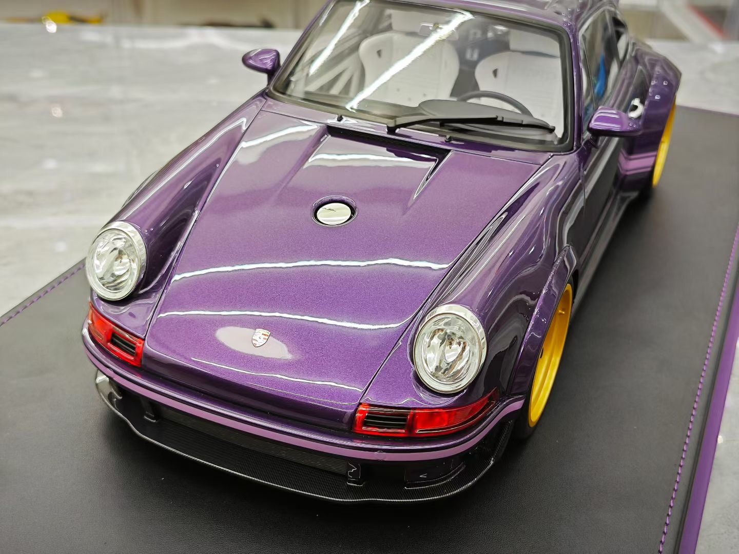 IVY 1/12 Porsche 911 Singer DLS