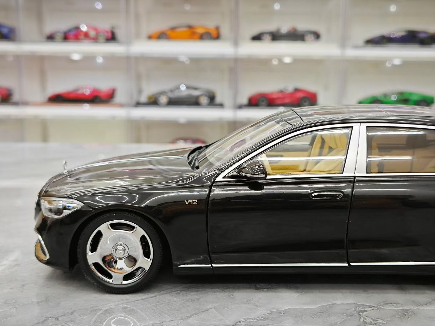 AR 1/18 Mercedes-Benz Maybach S-Class S680S