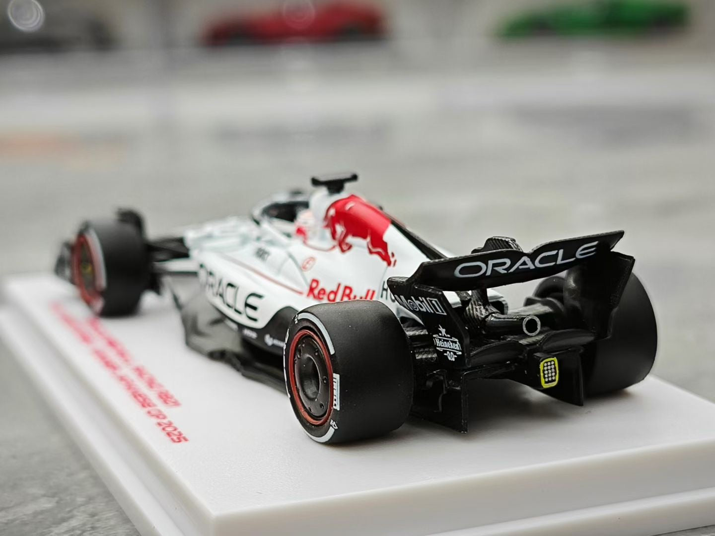 Minichamps 1/64 2025 Japanese Grand Prix Max Verstappen RB21 F1 Victory Model