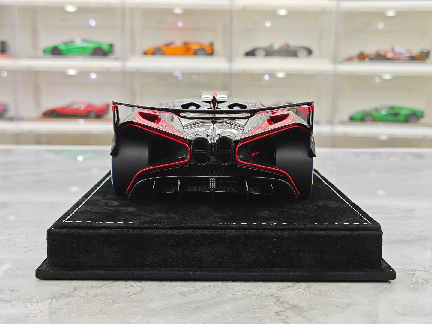 HH Model 1/18 Bugatti Bolide Fireball