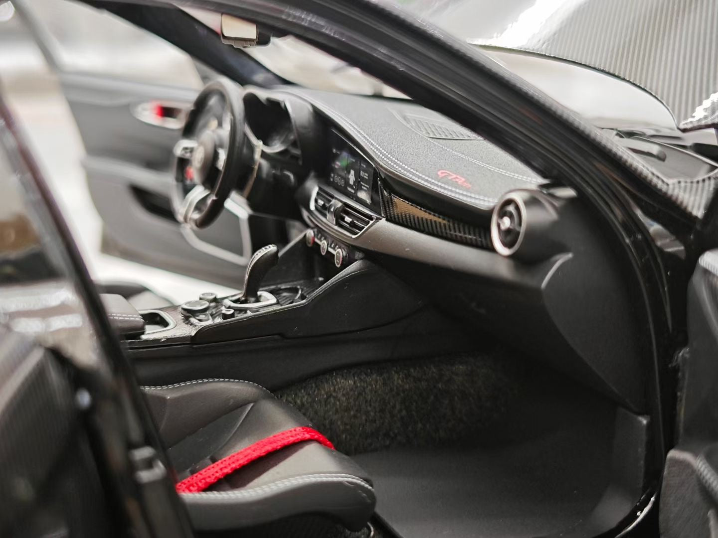 MOTOR HELIX 1/18 Alfa Romeo Giulia GTAm