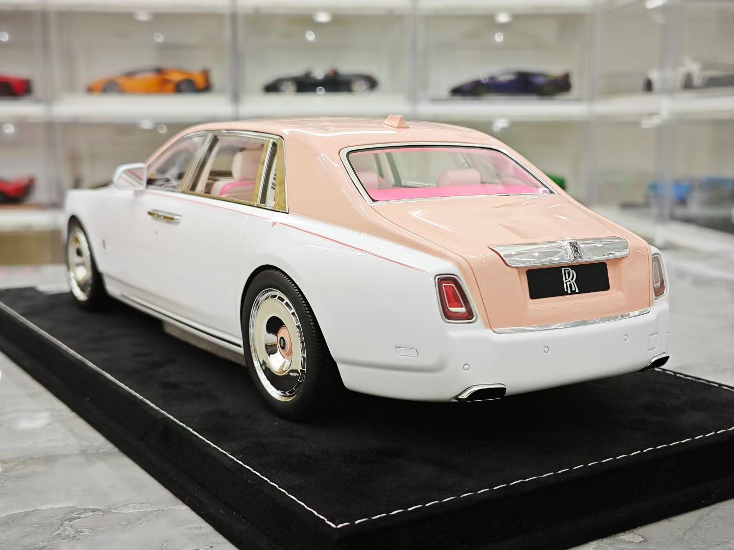 HH Model 1/18 Rolls-Royce Phantom VIII