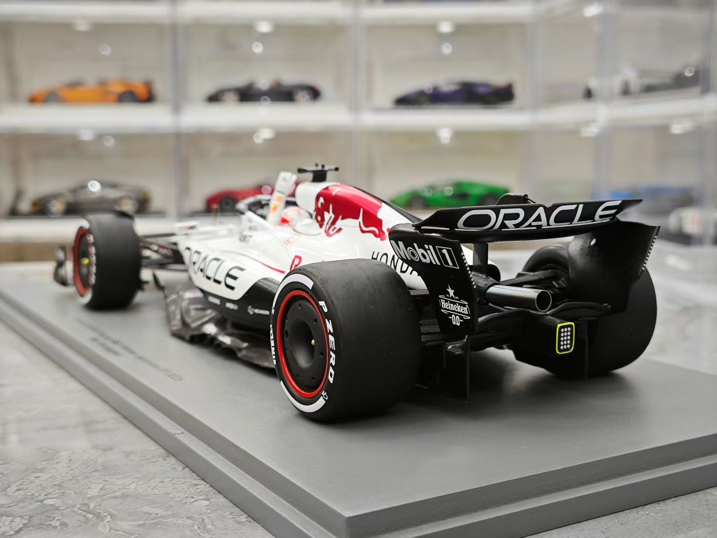 Spark 1/18 2025 Japanese Grand Prix Winner - Max Verstappen