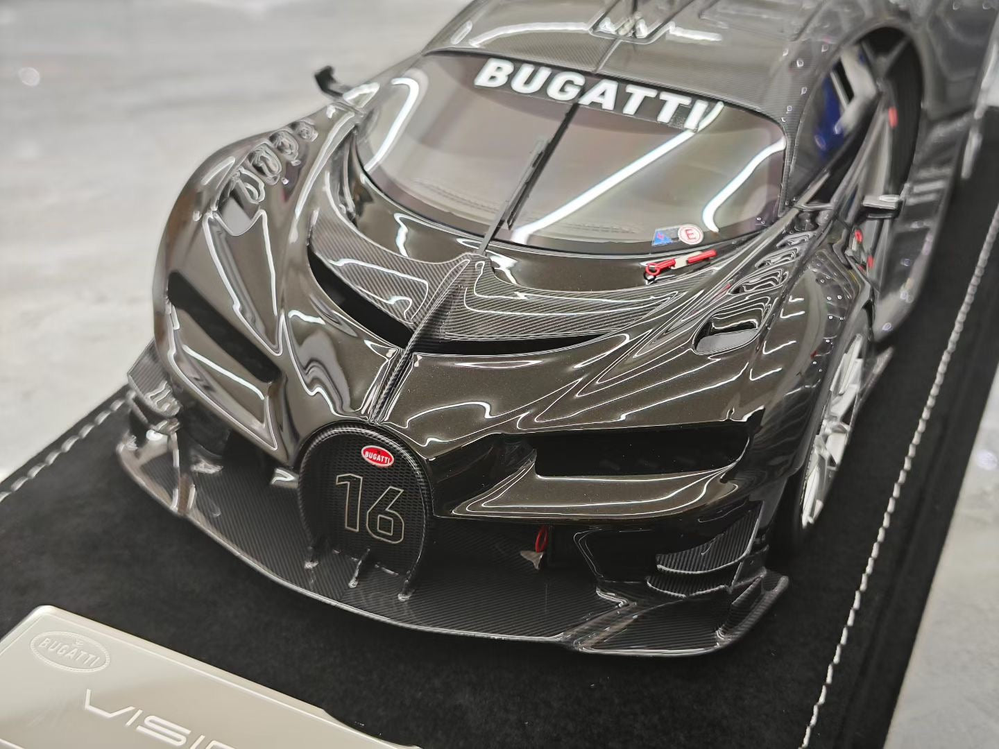 HH Model 1/18 Bugatti Vision G T