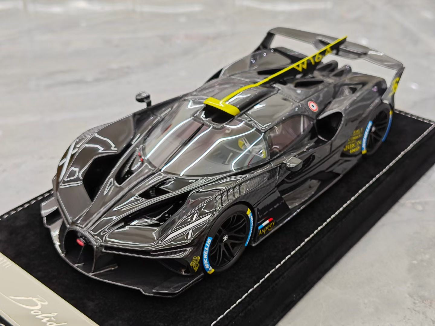 HH Model 1/18 Bugatti Bolide Fireball