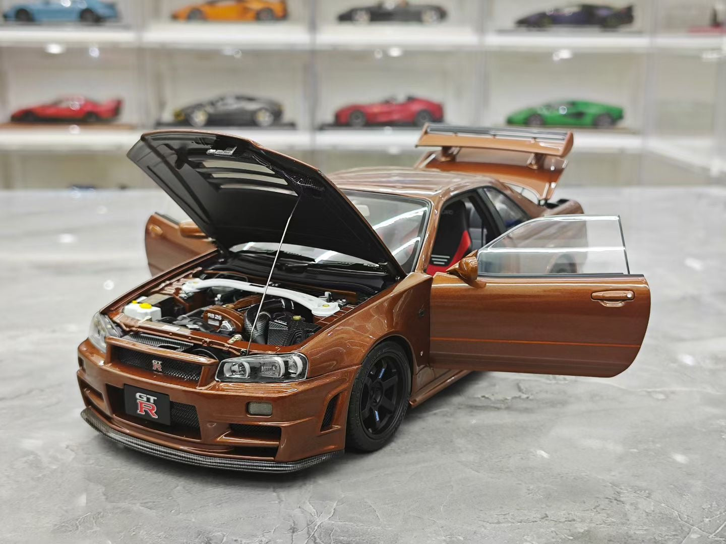 MOTORHELIX 1/18 Nissan GTR R34 Skyline