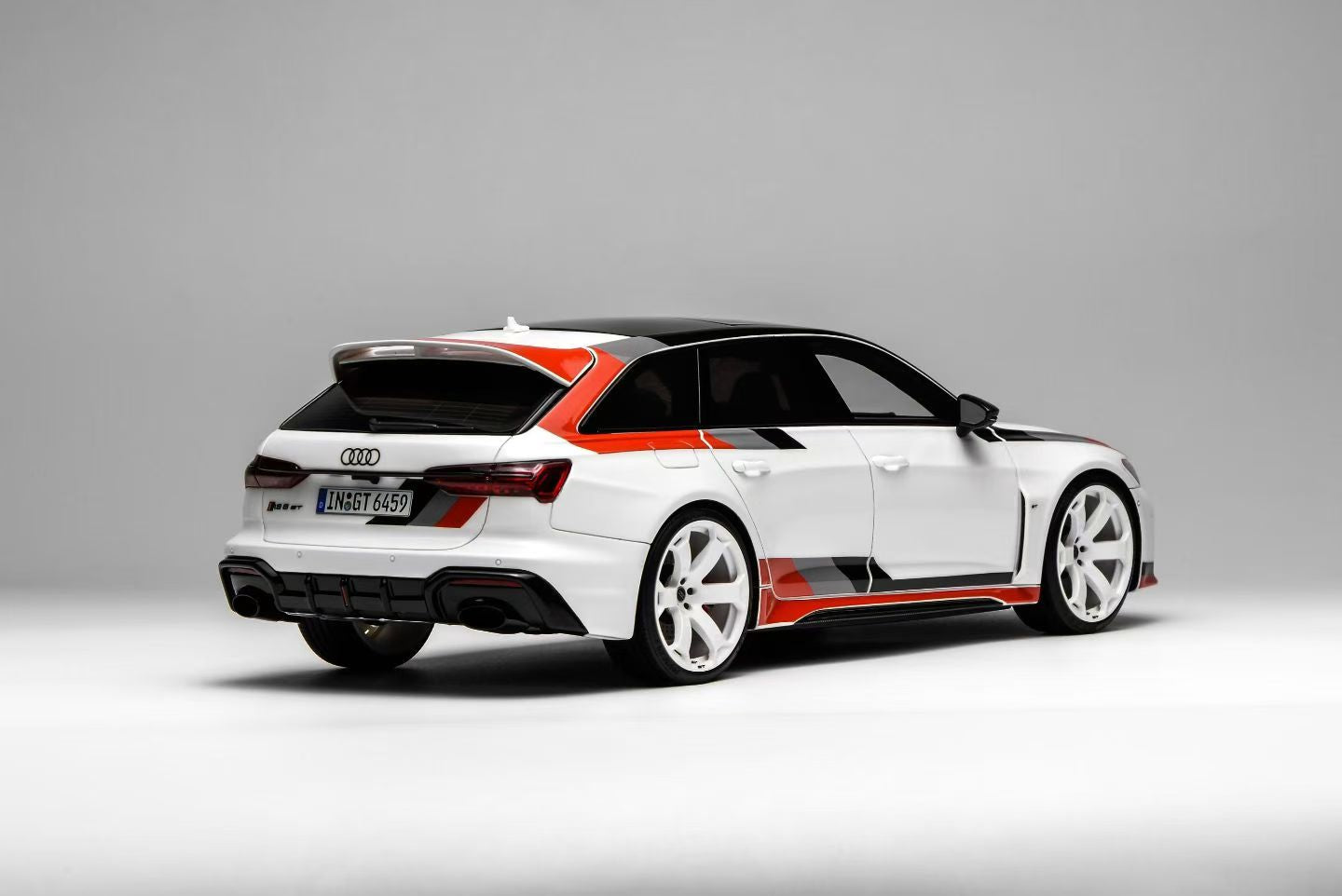 Motorolax 18 scale resin model kits are now available for pre-order! Audi RS 6 Avant GT Acona White/Black/Orange Decals