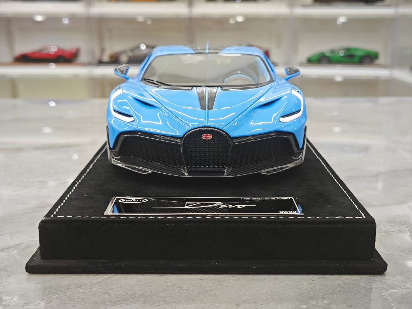 HH Model 1/18 Bugatti Divo Supercar