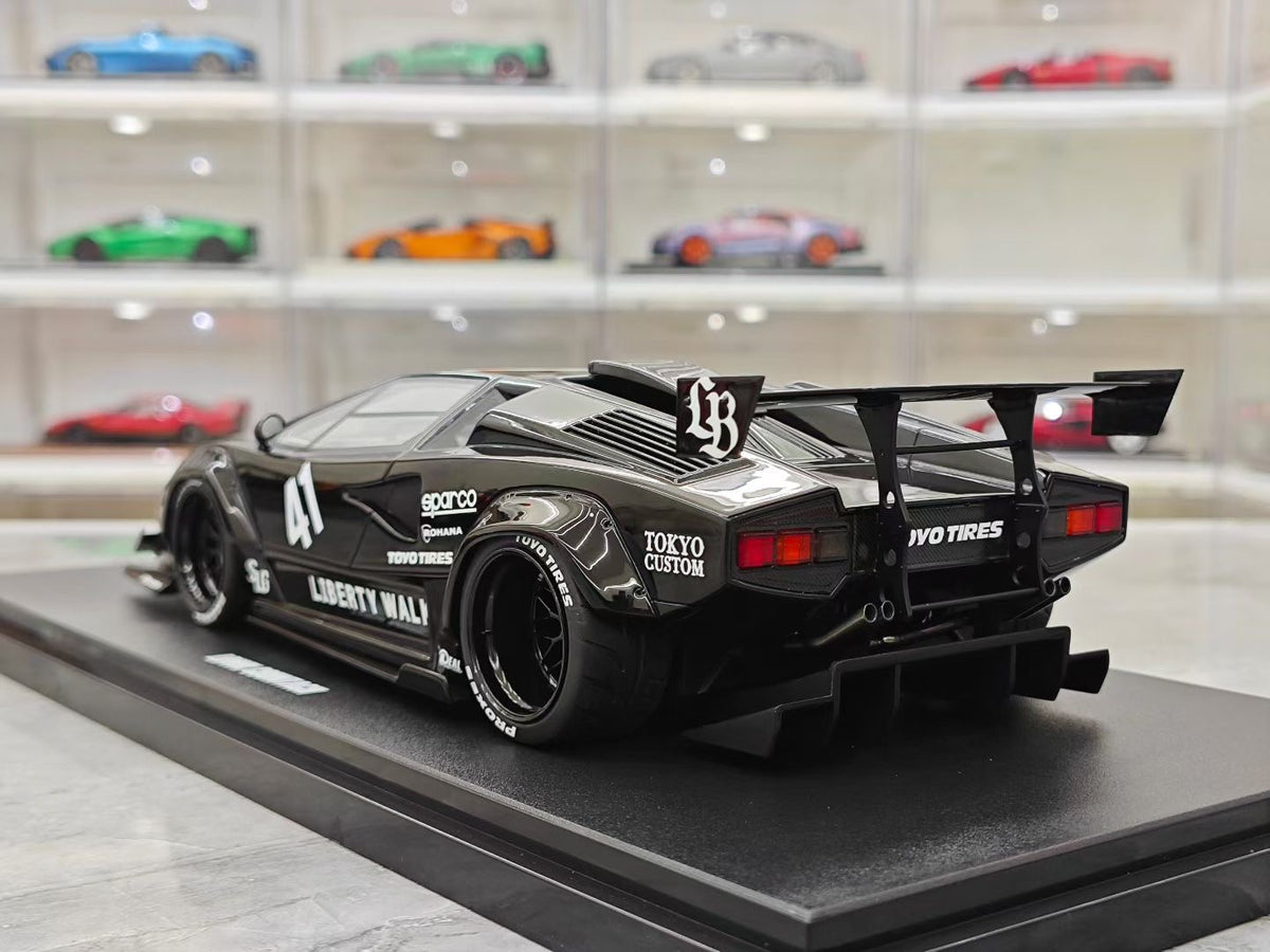 GT Spirit Lamborghini Countach LB-Works 1:18 Resin Model