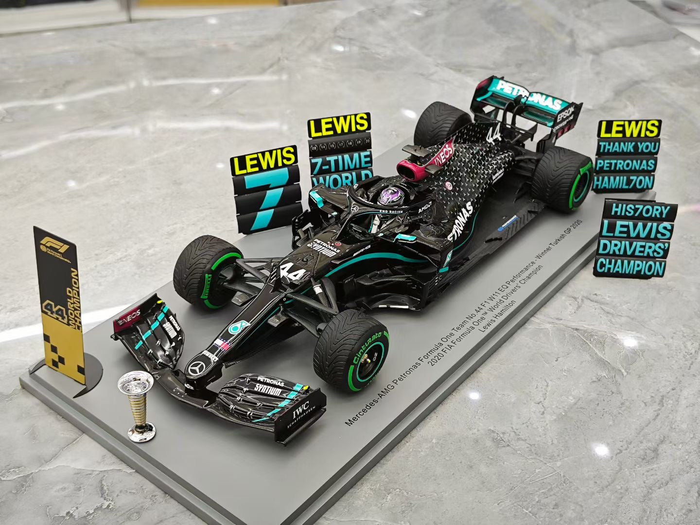 SPARK 1/18 2020 Türkiye W11 Hamilton 7-time champion