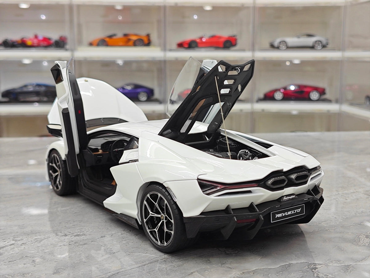 LCD Lamborghini Revuelto (New Flagship V12) 1:18 Scale Die-cast Model – Fully Opening Parts