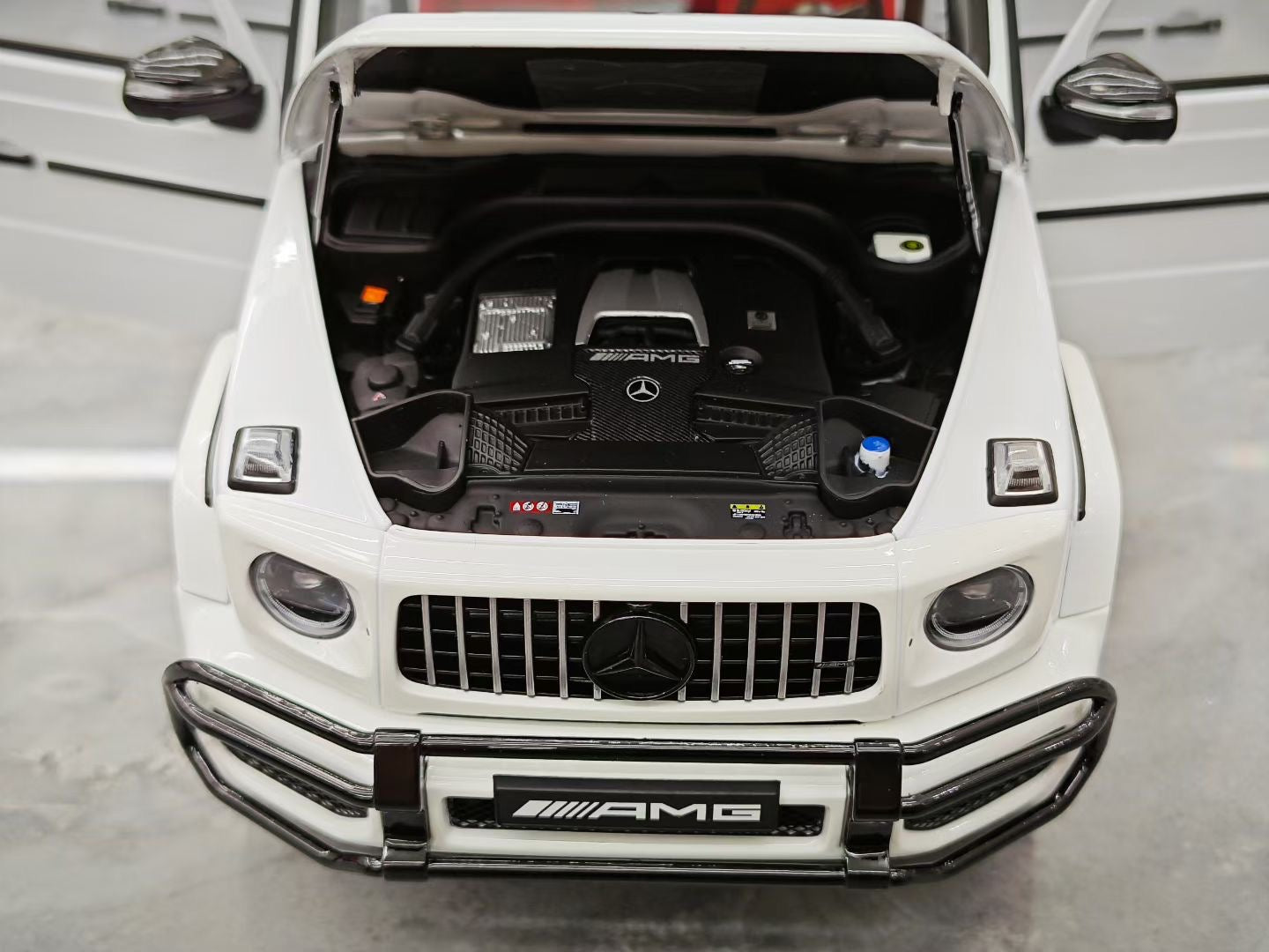 AR 1/18 Mercedes-AMG G63 Grand Edition