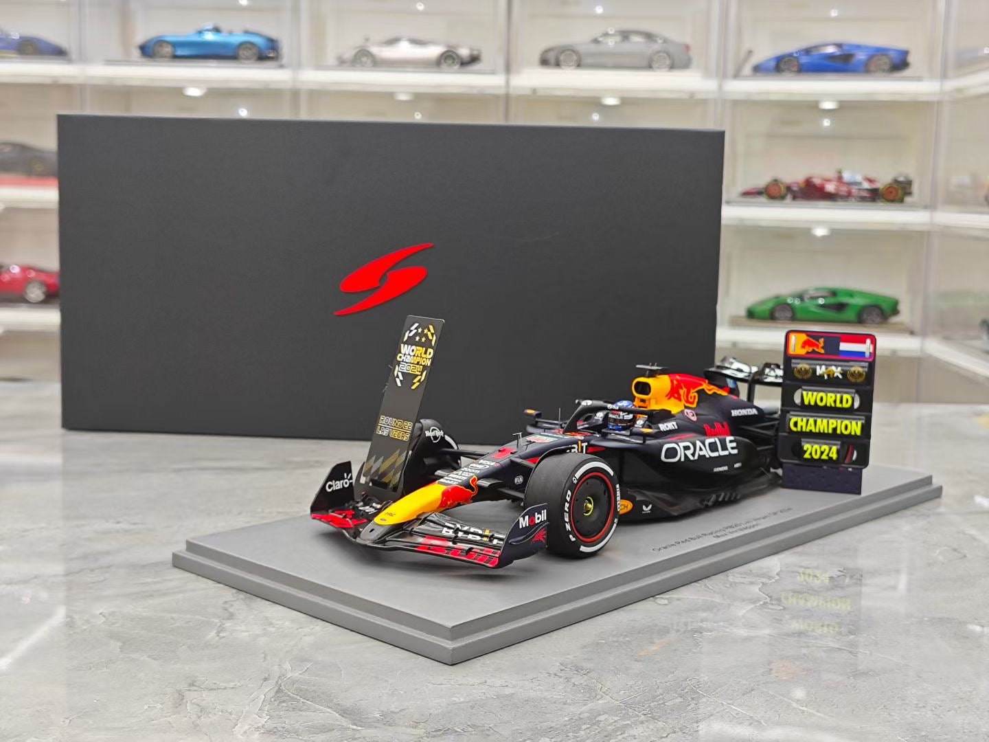 Spark 1/18 2024 Las Vegas Grand Prix RB20 Verstappen F1