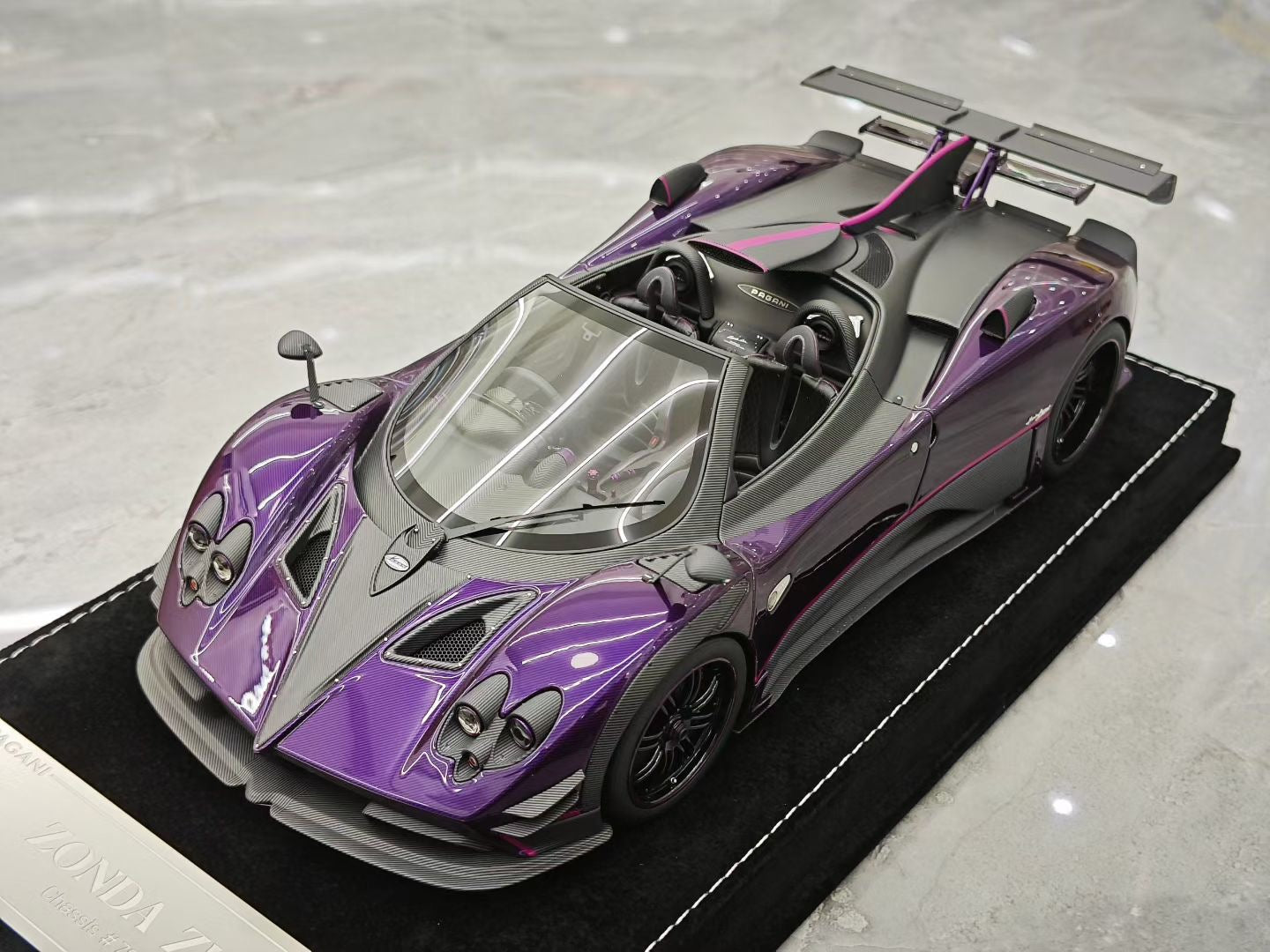HH Model 1/18 Pagani Zonda Roadster 760