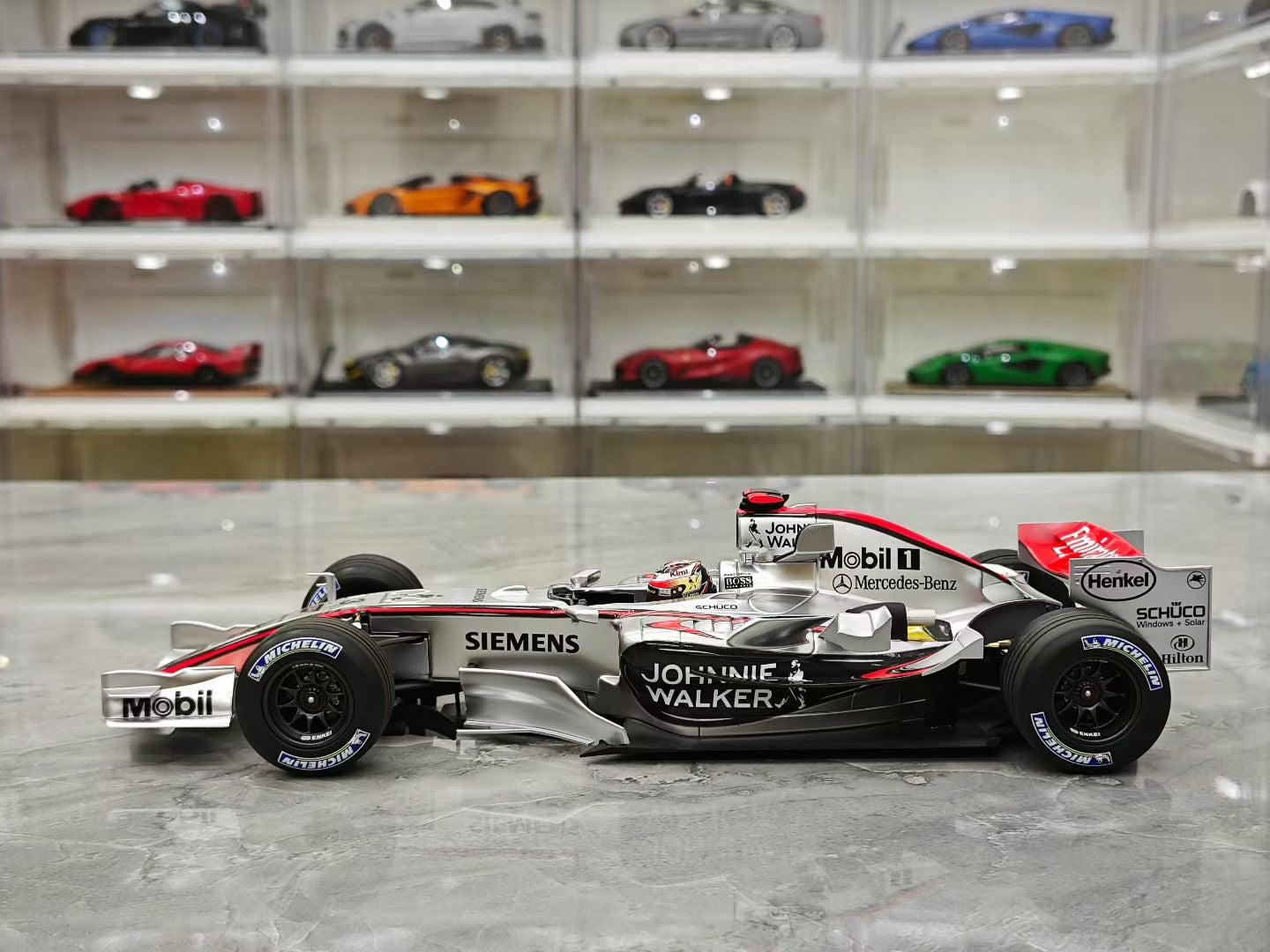 Minichamps 1/18 2006 McLaren MP4/21 Raikkonen F1 Diecast Model