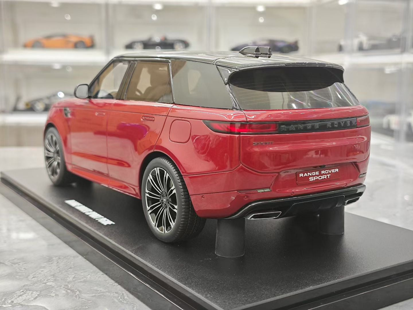 GT Spirit 1/18 Land Rover Range Rover Sport