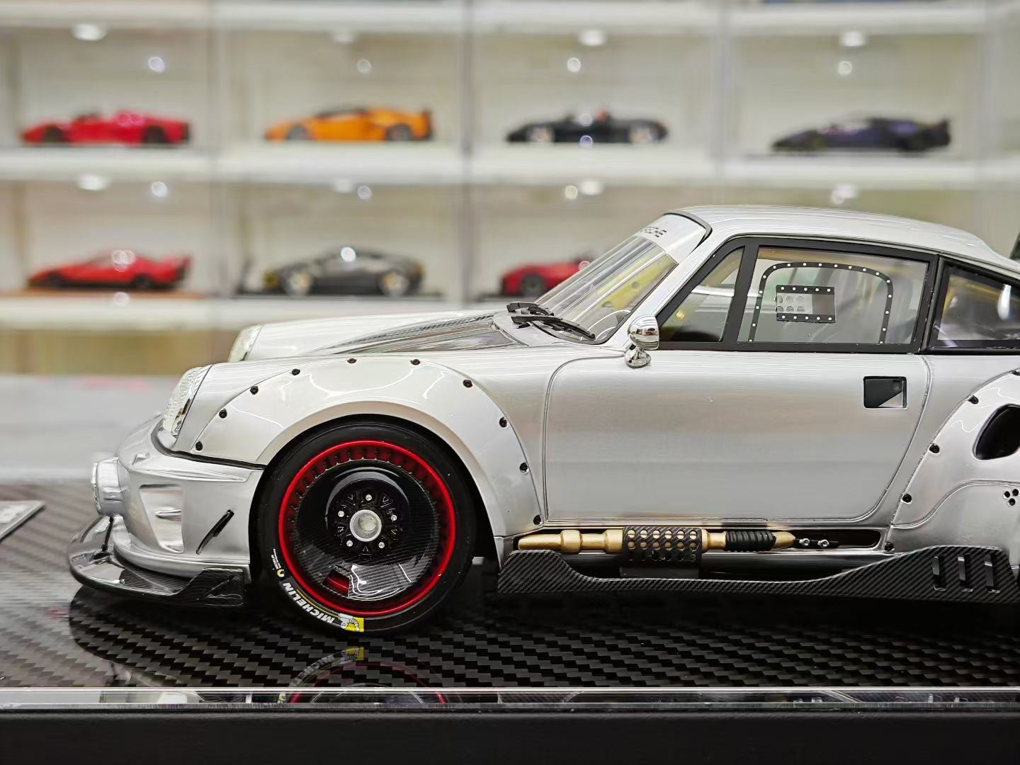 MCM 1/18 heavily modified Porsche 964 RWB widebody