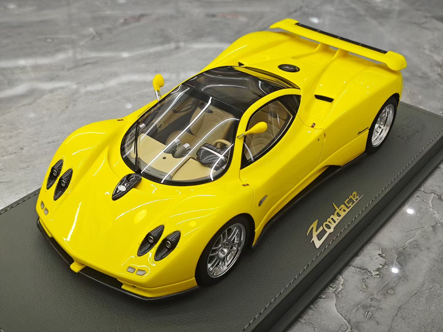 BBR 1/18 Pagani Zonda C12