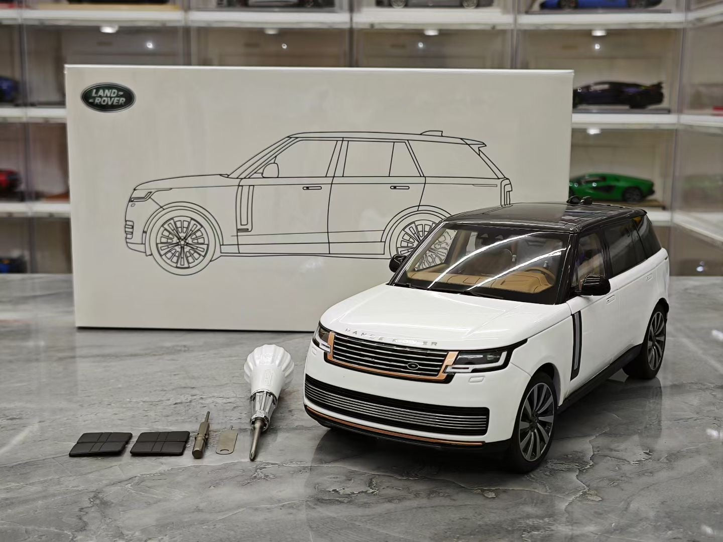 LCD 1/18 Land Rover Range Rover Grand Creation Long Wheelbase Edition