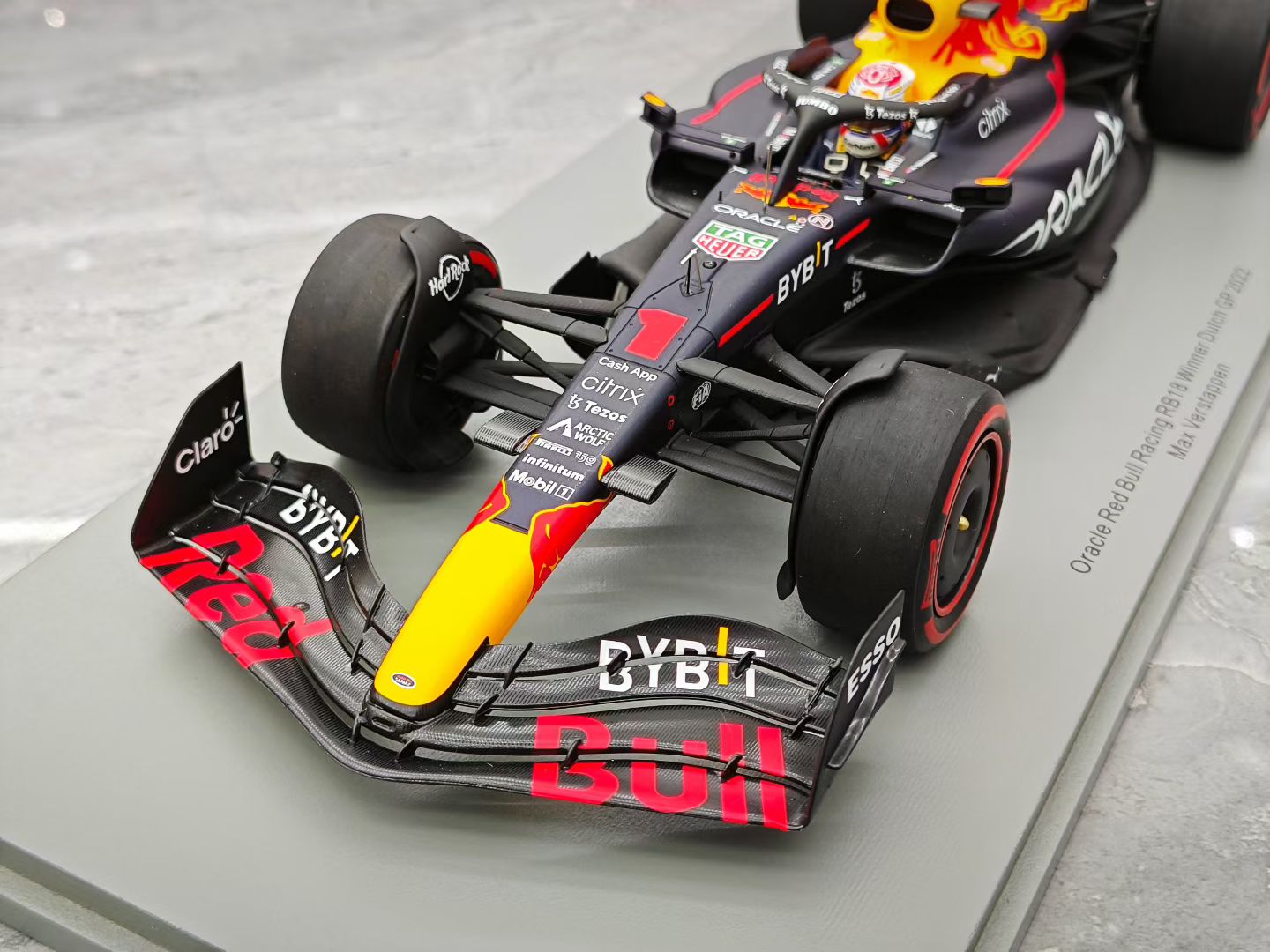 Spark 1/18 2022 Dutch Grand Prix Oracel RB18B Verstappen F1