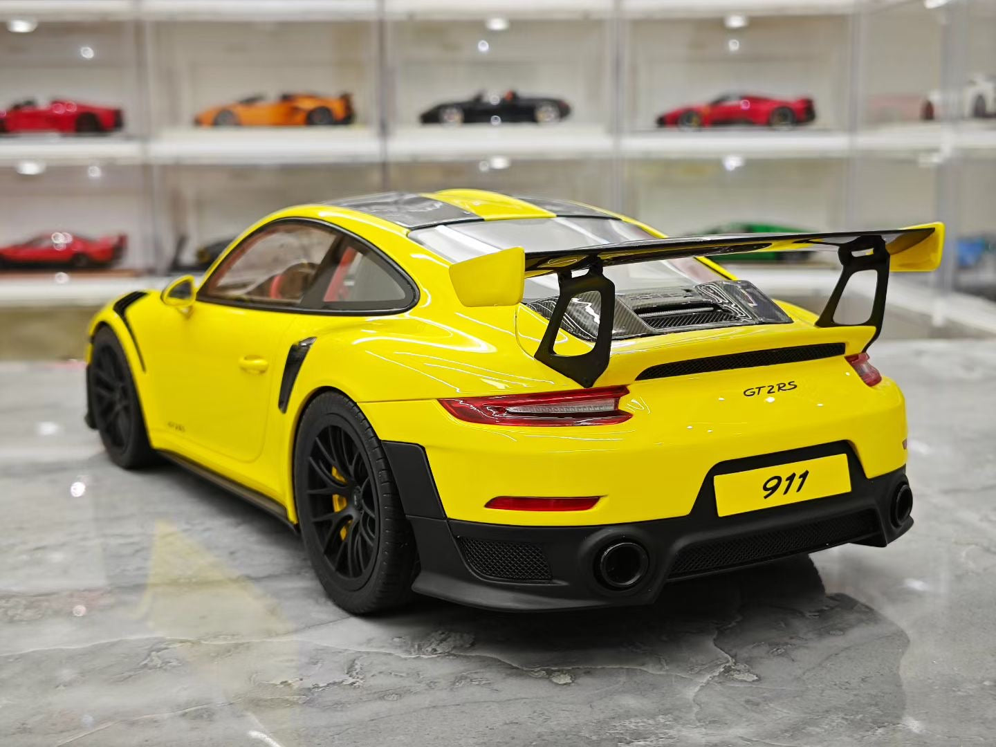 GT Spirit 1/12 Porsche 911 [991.2] GT2 RS Resin