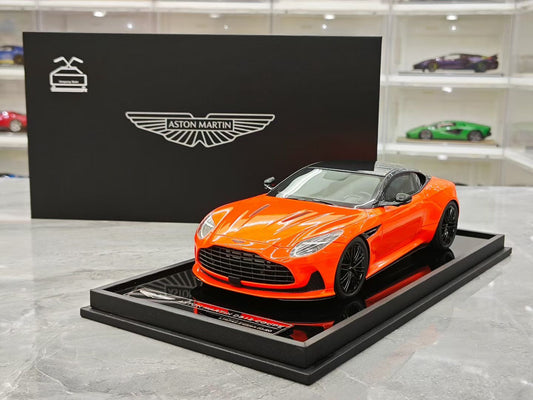 MH 1/18 Aston Martin DB12 COUPE