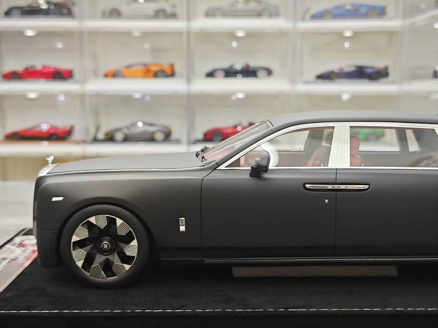 HH Model 1/18 Rolls-Royce Phantom VIII